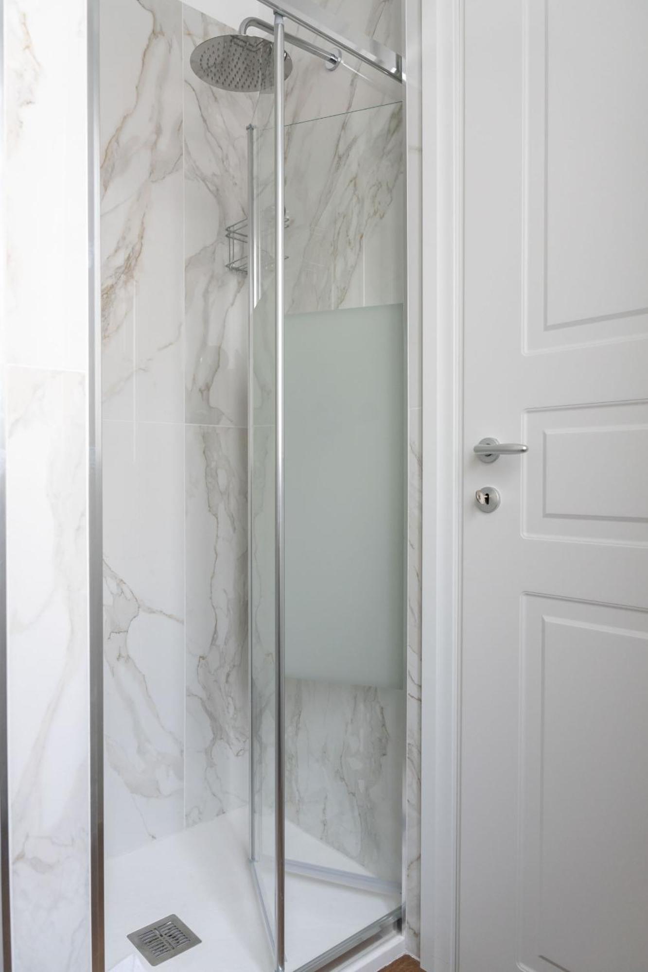 Appartamento Con 2 E 2 Bagni -san Giovanni- Roma